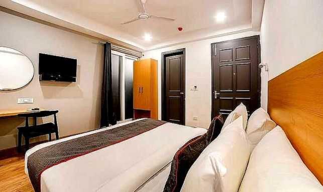 Collection O Kailash Enclave Delhi  Esterno foto